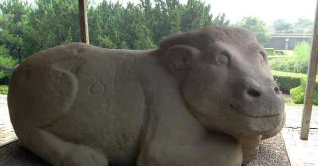 霍去病的墓前，为何雕刻一只石牛，秘密揭开很多人不信