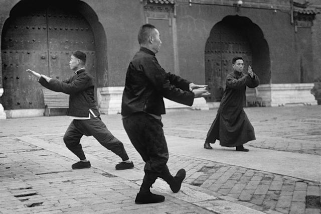 百年京城记忆：20世纪最伟大的摄影家布列松镜头下的北平民生