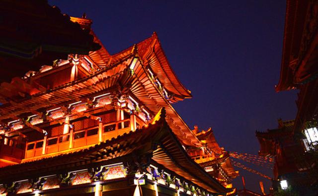 北宋东京最繁华的一家酒楼——樊楼“矾楼灯火”