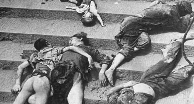 1941年6月5日 日军轰炸重庆造成较场口大隧道惨案 一万人窒息死亡