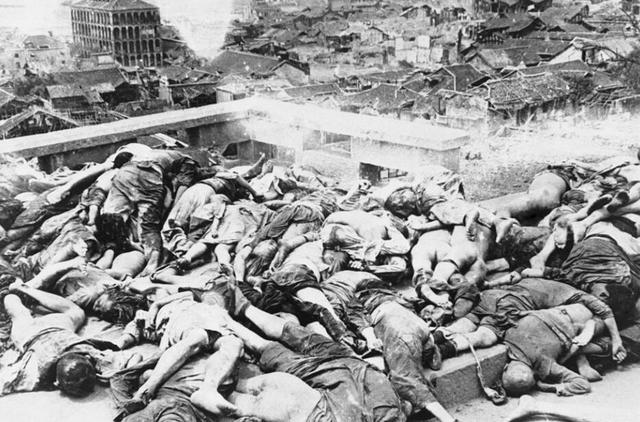 1941年6月5日 日军轰炸重庆造成较场口大隧道惨案 一万人窒息死亡