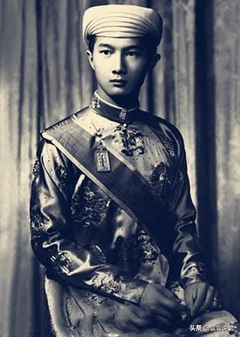越南历朝历代的开国君主，几乎都是汉人，只有一个朝代例外